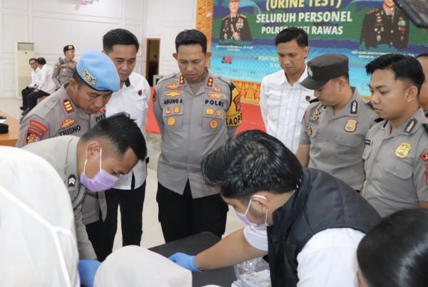 Polres Musi Rawas Gelar Tes Urine Massal, Pastikan Seluruh Personel Bebas Narkoba