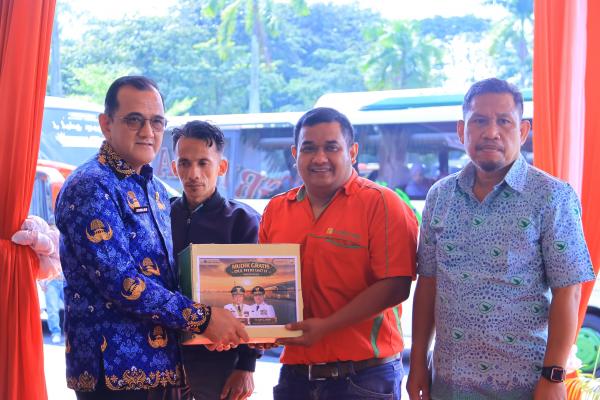 Sekda Edward Candra Lepas Ratusan Pemudik, Program Herman Deru–Cik Ujang Hadirkan Perjalanan Aman
