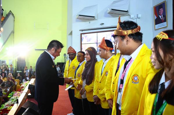 Siap Songsong Indonesia Emas 2045, Mahasiswa Baru Unsri Dapat Tiga Bekal dari Gubernur Herman Deru
