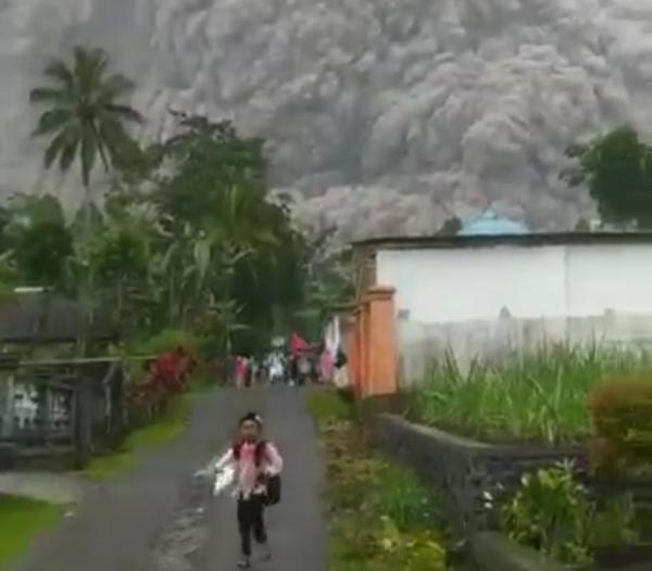 Update : 22 Orang Masih Dinyatakan Hilang Akibat Erupsi Gunung Semeru