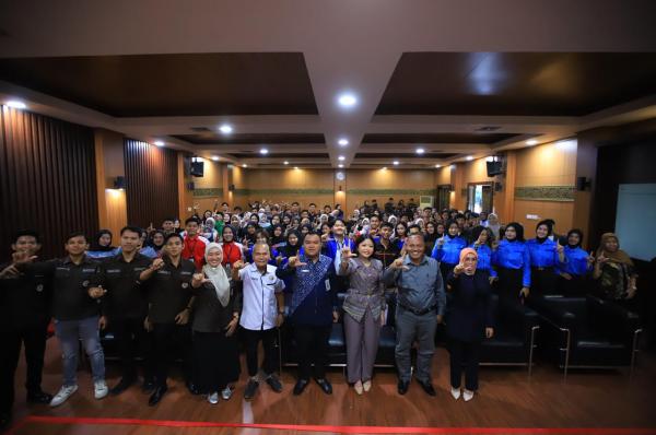 dr Ratu : Literasi Bukan Hanya Soal Membaca!