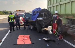 Kecelakaan Maut di Tol Palembang–Prabumulih, Pajero Tabrak Dump Truk, Tiga Penumpang Meninggal Dunia